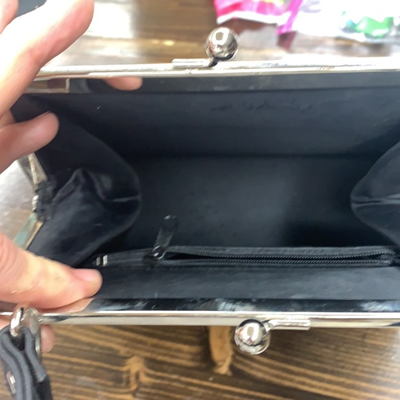 Beautiful Barely Used Purse - Picture 5 of 7